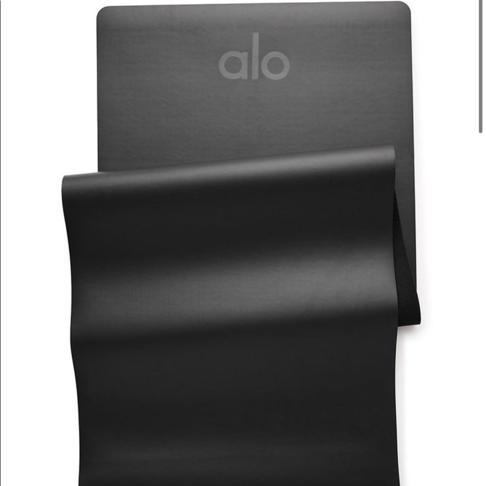 Alo Yoga Warrior Mat in Black
